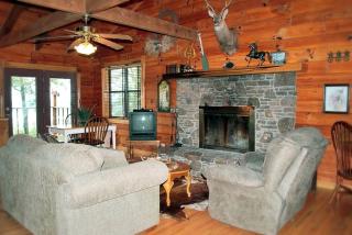 Luxury Cabin Rentals with Panoramic Views near Eureka Springs, Arkansas - 4