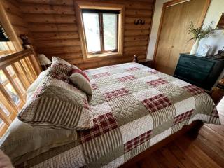 Charming Cabin with Spectacular Mountain Views near Madison River in Ennis, Montana - 5