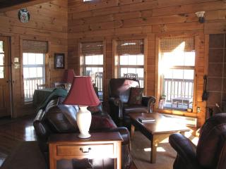 Cozy Cabin near the George Washington and Jefferson Forest in Virginia - 2