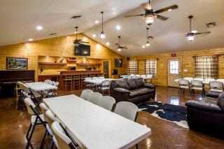 Incredible Nacogdoches Cabin Rentals Ideal for Large Group Getaways in Texas - 1