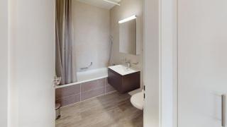 Bright, Spacious 2-bed Apt - Balcony Lake View! RGP13 - 4