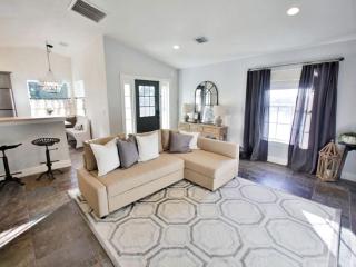 Idyllic Waterfront Rental with Shared Pool Access in Jupiter, Florida - 9