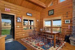 Intimate Off-Grid Cabin with Fire Pit and Mountain Views in Montana - 8