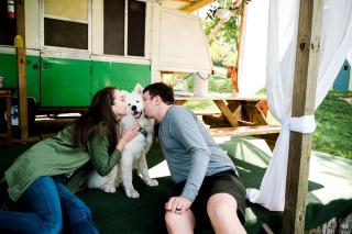 Charming Camper Rental Ideal for Glamping in Missouri - 1