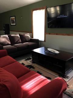 Gorgeous Vacation Cabin for Groups with Stylish Interior near Huntington, West Virginia - 2