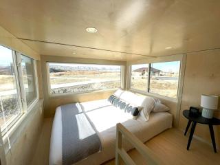 Secluded Tiny House Oasis in Grand Junction: Nature's Perfect Glamping Hideaway in Colorado - 1