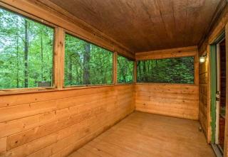 Romantic and Cozy Cabin Designed for Relaxation in Sevierville, Tennessee - 5