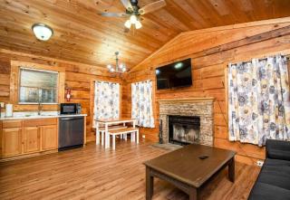 Romantic and Cozy Cabin Designed for Relaxation in Sevierville, Tennessee - 1