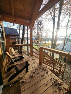 Sweet Tree Cabin with Grill Overlooking the Lake in Ohio - 9