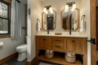 Stunning Cabin with Spa Perfect for Outdoor Sports in Carbondale, Illinois - 4
