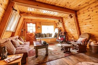 Cozy Rustic Cabin in the Prescott National Forest near Lynx Lake in Prescott, Arizona - 5