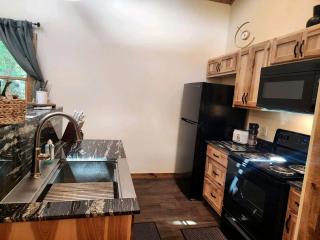 Gorgeous Secluded Wooden Cabin in Carbondale, Illinois - 1