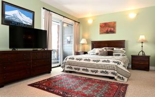Ski-In/Ski-Out Luxury Cabin Rental with Incredible Views in Big Sky - 7