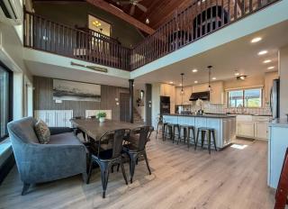 Luxurious Villa with Hot-tub, Fire Pit and Games in Gary, Indiana - 8