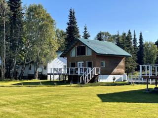 Family-Friendly Cabin Rental Overlooking Cook Inlet in Alaska - 0