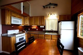 Family-Friendly Cabin Rental Overlooking Cook Inlet in Alaska - 2