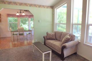 Peaceful Family Cabin on Beautiful Property, Plenty of Hiking and Fishing, 20 minutes from the coast, bordering Siuslaw National Forest, Oregon - 3