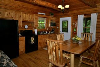 Secluded Luxury Cabin Getaway for Four Guests in Logan, Ohio - 8
