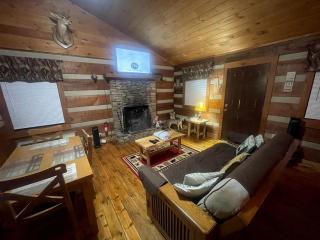 Enchanting Log Cabin in the Woods just Outside of Gatlinburg, Tennessee - 8