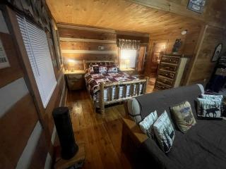 Enchanting Log Cabin in the Woods just Outside of Gatlinburg, Tennessee - 3