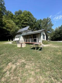 Picturesque Cabin with Lovely Hiking Trails in Indiana - 0