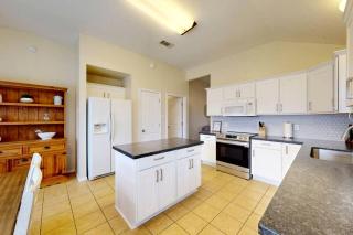 Cozy Updated Home Near Wolf Pen Creek Park – College Station, Texas - 1