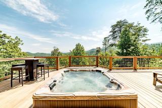 Group Cabin with Luxury Equipped Deck and Game Room in Tennessee - 6