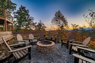 Group Cabin with Luxury Equipped Deck and Game Room in Tennessee - 4