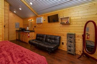Memorable Family Vacations in this Charming Log Cabin Rental in Texas State - 6