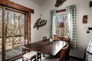 Lustrous Lakefront Cabin Oasis near Lake Ferndale in West Virginia - 5