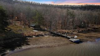 Lustrous Lakefront Cabin Oasis near Lake Ferndale in West Virginia - 4