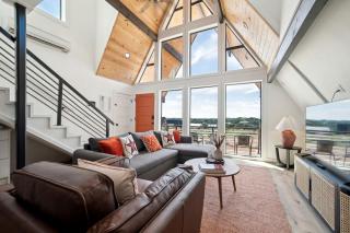 Chic Spacious A-Frame Ideal for a Relaxing Getaway in Texas - 8