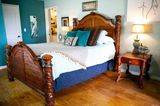 Pet Friendly Breathtaking Cottage with Hot-tub in Rainbow, California - 5