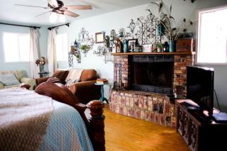 Pet Friendly Breathtaking Cottage with Hot-tub in Rainbow, California - 4