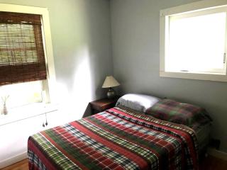 Superb Family Cabin with Mountain Views and Deck in Shandaken, New York - 6