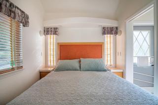 Luxury Cottage with Furnished Deck in Trinity, California - 9