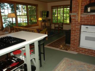 Coastal Vacation Rental with Fireplace near the Acadia National Park in Maine - 3