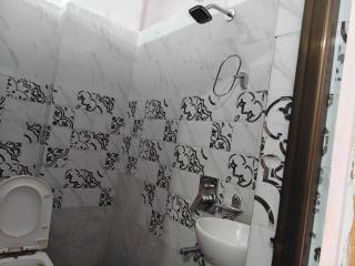 Hotel O Naman Guest House - 9