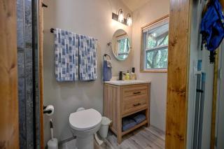 Cozy Tiny Cabin with Porch & Fire Pit near Scenic Trails in Western Arkansas - 7