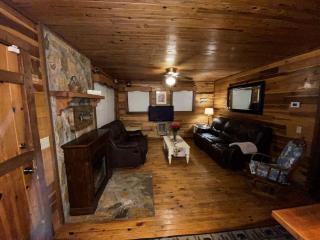 Mountain Cabin Rental Under Two Hours from Atlanta for Lake Nottely Getaway in Georgia - 7