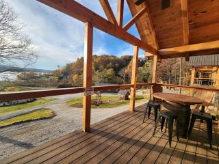 Luminous Cabin with Hot-Tub, BBQ and Deck in Ohio - 3