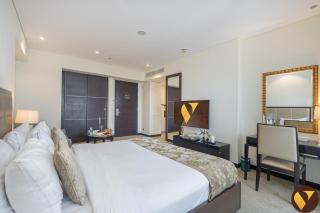 Vogue Vacation Homes, Marina JW Marriott with Direct Access to Marina Mall, Studio Apartment with Balcony and Marina Skyline View, Access to all Amenities - 7