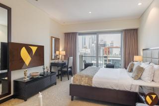 Vogue Vacation Homes, Marina JW Marriott with Direct Access to Marina Mall, Studio Apartment with Balcony and Marina Skyline View, Access to all Amenities - 8