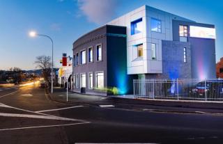 Futuristic Accommodation - Central Dunedin - 0