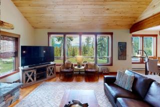 Amazing Cabin Perfect for Family Getaways in Coram, Montana - 1