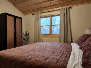 Cozy Rustic Cabin with Hot-Tub Ideal for a Couples Retreat in Illinois - 2