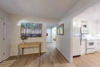 Remodeled Mid-Century Home Near Downtown & Hwy 6 in College Station, Texas - 1