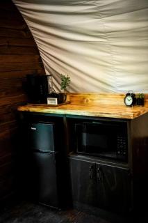 Luxury Conestoga Wagon, Perfect for a Weekend Glamping Escape from Dayton, Ohio - 2