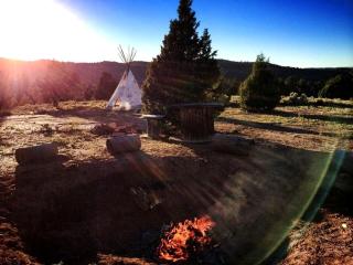 Spacious, Inviting Log Cabin Encircled by Wildlife in Utah - 5