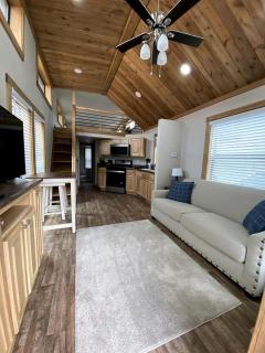 Fantastic Tiny Lofted Cottage Ideal for Small Families in Colorado - 1